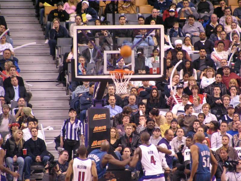 Raptors - 02.04.2005 176.jpg